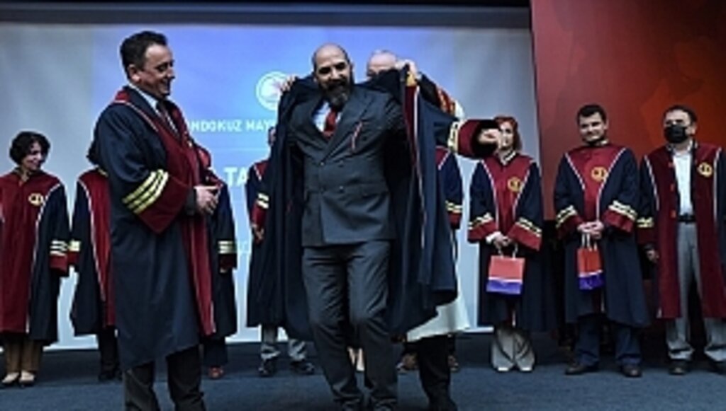 OMÜ'de Öğretim Üyeleri Biniş Giydi