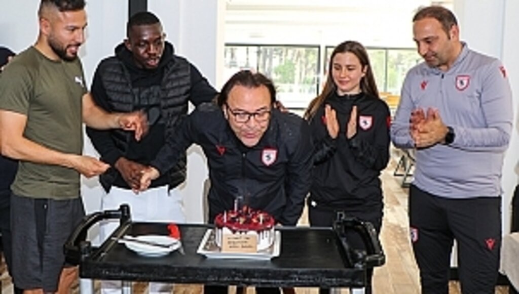 Samsunspor'dan Pastalı TIP Bayramı Kutlaması