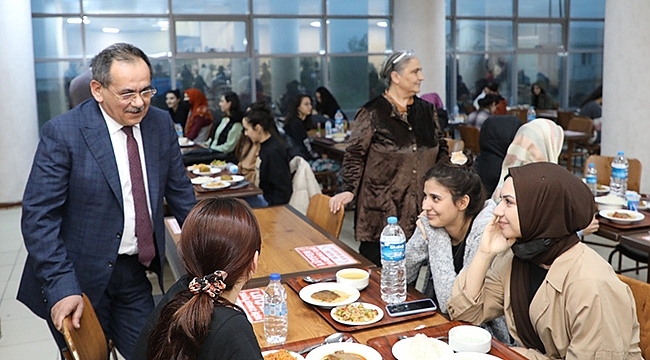 Başkan Demir Öğrencilerle İftar Yaptı