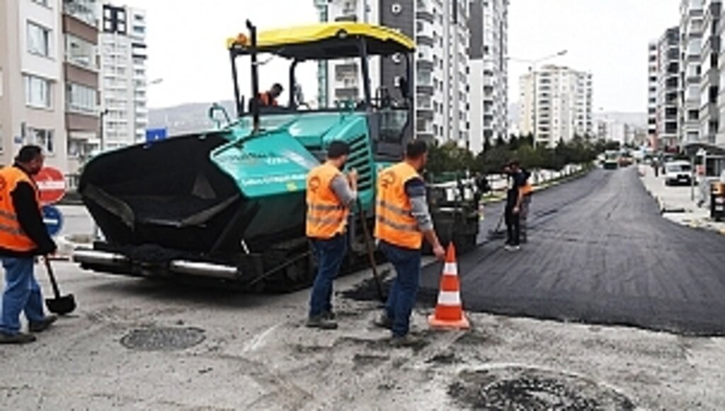 Büyükşehir Bozuk Yolları Yeniliyor