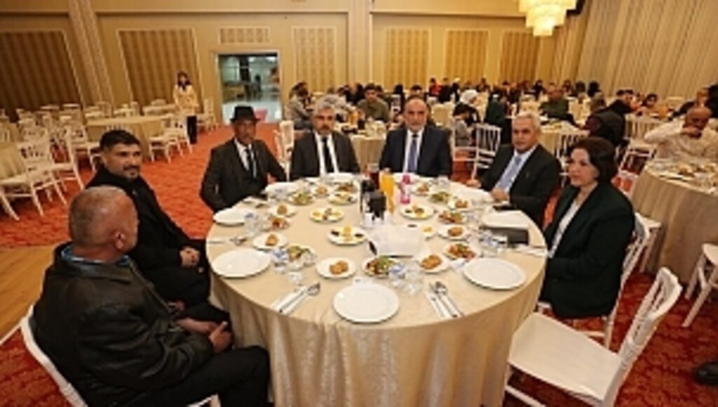 Dünya Romanlar Günü'nde "Birlik" Mesajı