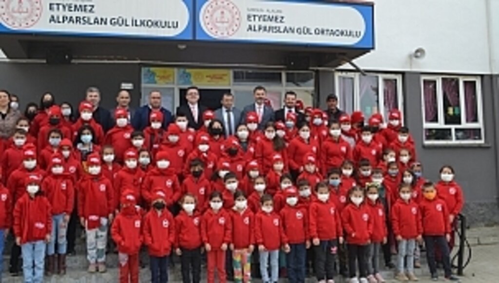 'Minikler Üşümesin'in dördüncü yılında ilk durak Alaçam