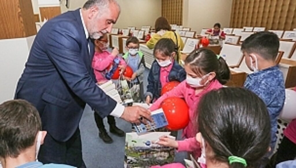 Öğrencilerin Soruları Başkanı Terletti!