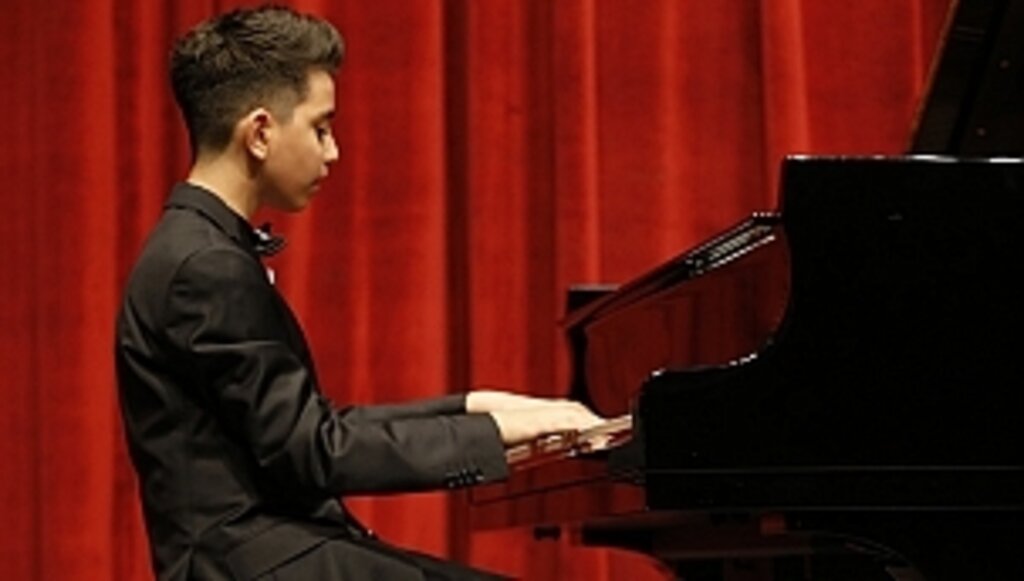Çocuk Piyanistten "Kurtuluş 1919" Konseri