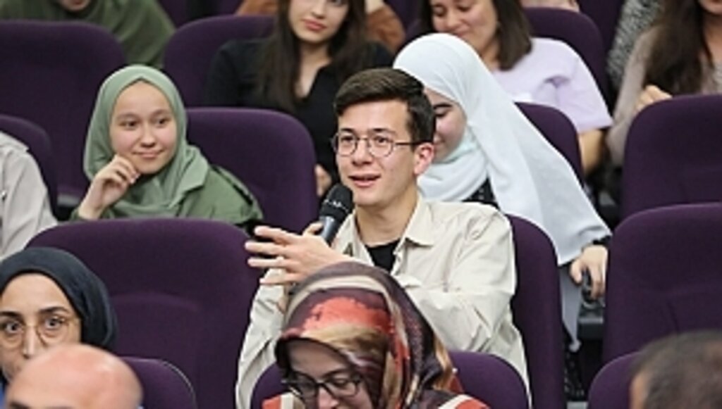 Gençler İletişim Seminerinde Buluştu