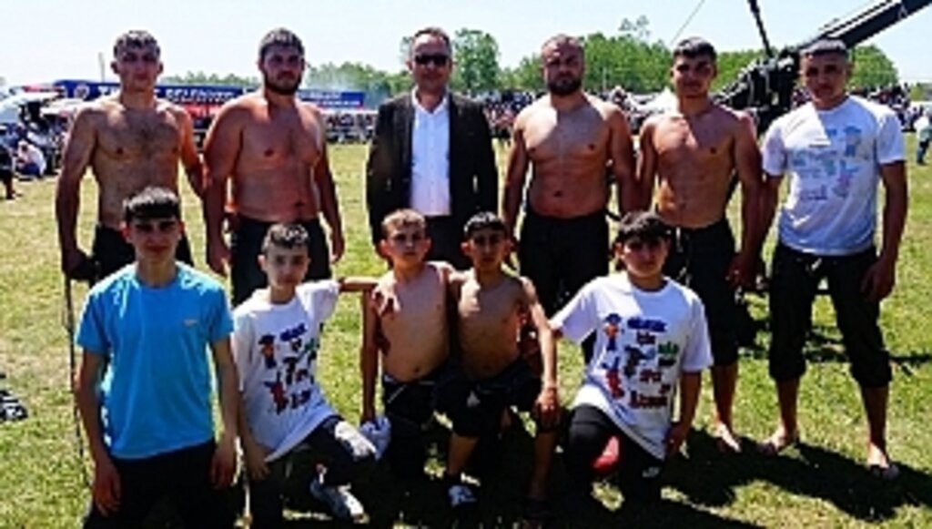 İlkadımlı Güreşçilerden 11 Madalya