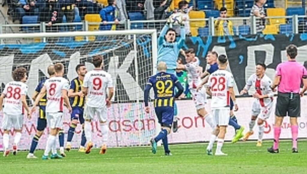 Liderle Berabere Kaldı 0-0