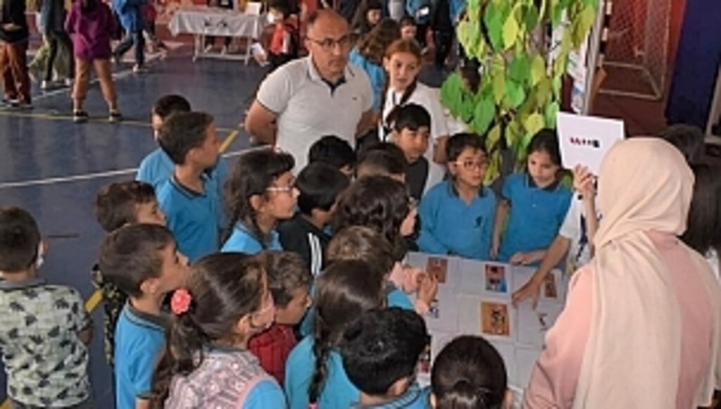 Öğrencilerden Renkli Bilim Şenliği