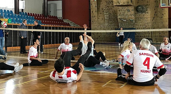 OMÜ'de Oturarak Voleybol Gösteri Maçı