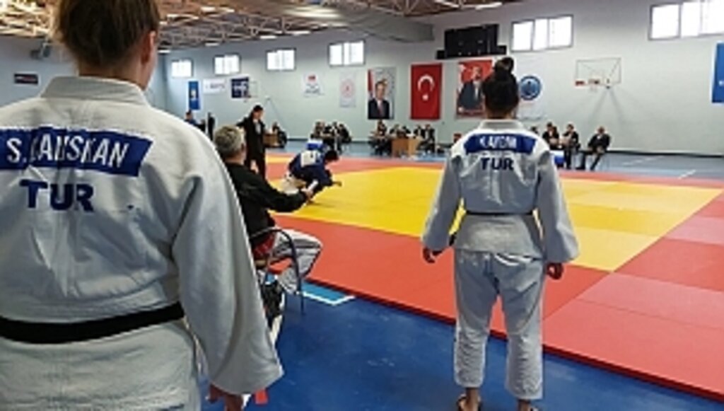 OMÜ Judo Takımı Madalyalarla Döndü