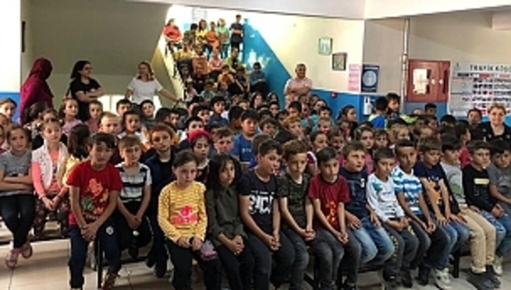 Köy Okulları Tiyatroyla Buluştu