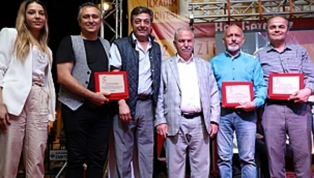 Şarkılara Dönüşen Şiirlerini Cemal Safi İçin Seslendirdiler