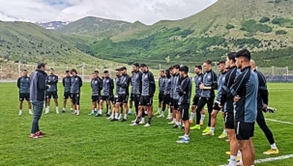 Sezona Hangi Kadro İle Başlayacaksak Onu Oluşturmak İstiyoruz