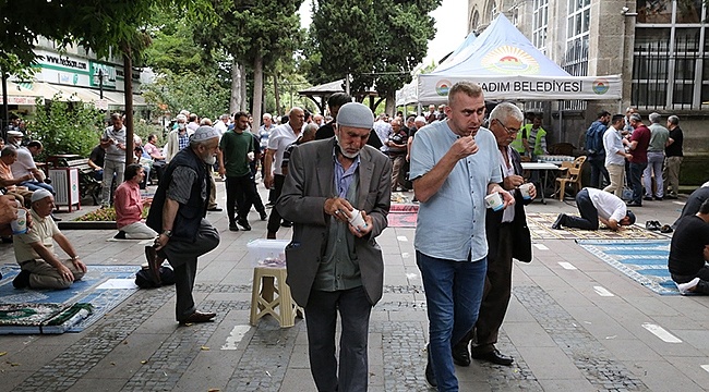 15 Temmuz Şehitleri İçin 3 Bin Lokma Tatlısı Dağıtıldı!...