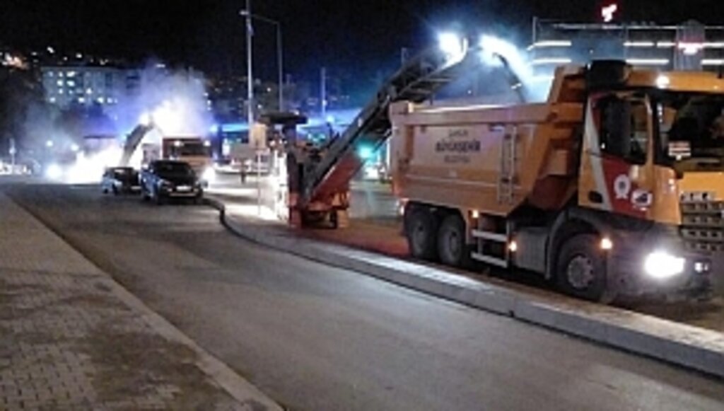 Atatürk Bulvarı'nda Asfalt Çalışmaları Başladı