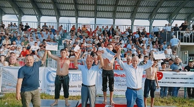 İlkadım'lı Güreşçiler Bayram Turnuvalarından 36 Madalya İle Döndüler