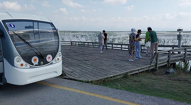 Kuş Cenneti'ne Ziyaretçi Akını 