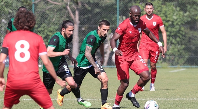  Samsunspor Sakaryaspor'a 2-1 mağlûp oldu