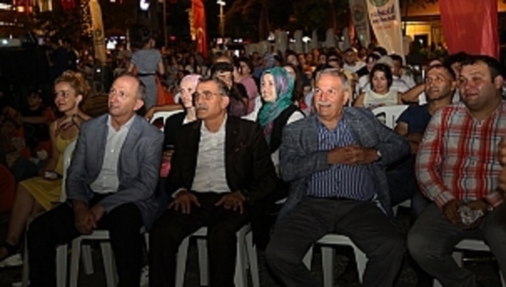 "Aykut Enişte" Filmi İle Başladı