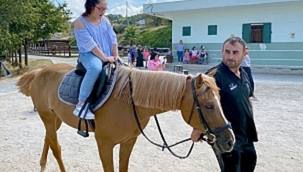 Çocuklara Atlı Terapi