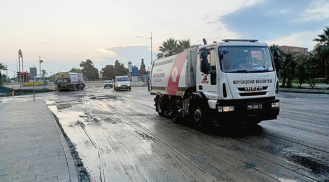 Cumhuriyet Meydanı'na Yeni Asfalt