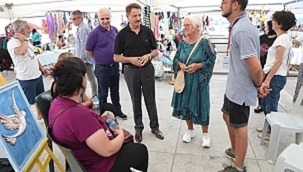 Emekçi Kadınlardan Başkan Deveci'ye Teşekkür