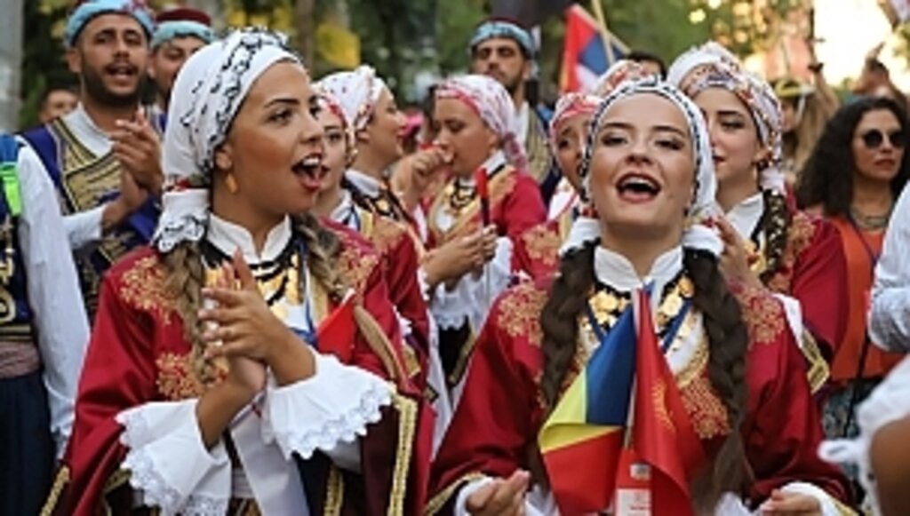 Uluslararası Halk Oyunları Festivali Başladı
