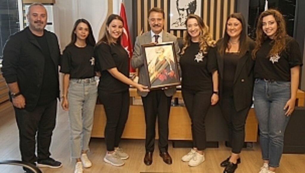 Başkan Deveci'den Miras Halk Dansları Topluluğu'na Destek