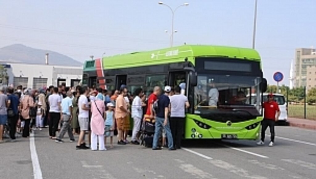 Büyükşehir günde 100 bin kişi taşıdı