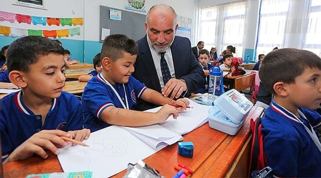Canik’te Eğitim Alanına Yönelik Çalışmalarını Sürdürüyor