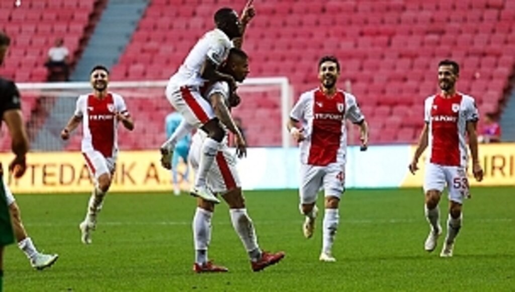 Douglas'la Sahasında Üç Puanla Tanıştı!... 3-2