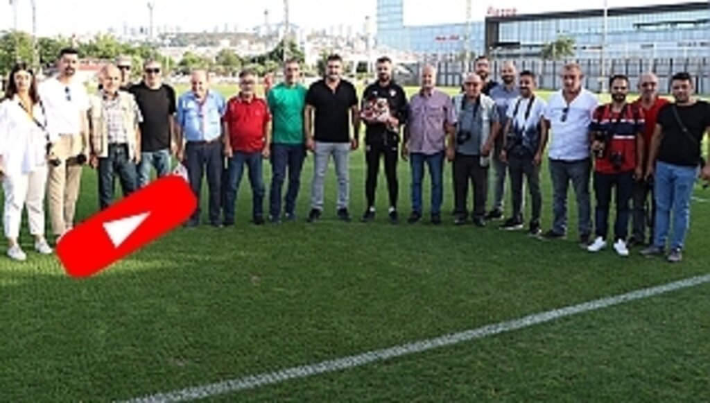 Gazetecilerden Samsunspor'a Çiçek