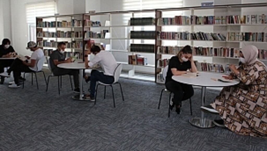 Kütüphanesi Takdir Toplamaya Devam Ediyor