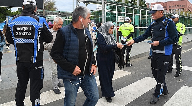 Büyükşehir'den Yayalara Trafik Uygulaması