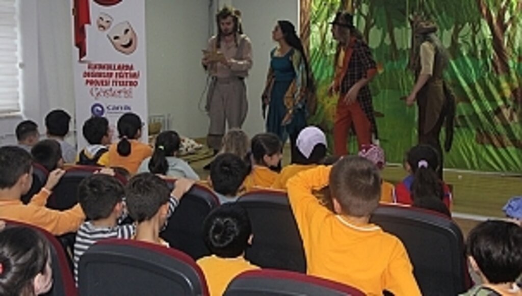 Kültür ve sanatta öncü bir kimliğe sahibiz