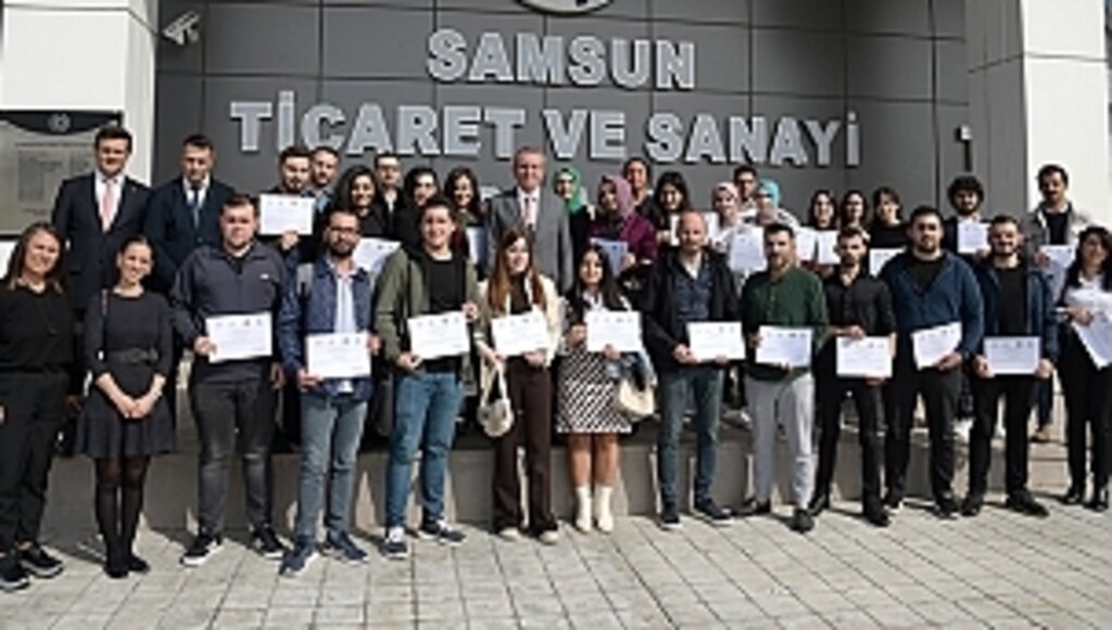 Kursiyerler Sertifikalarını Aldı
