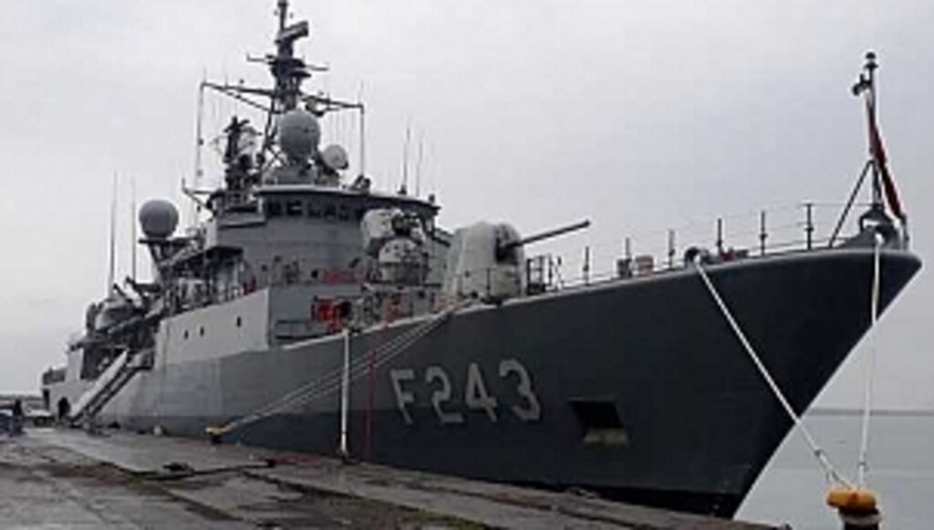 TCG YILDIRIM (F-243) Fırkateyni Samsun Limanı'nda