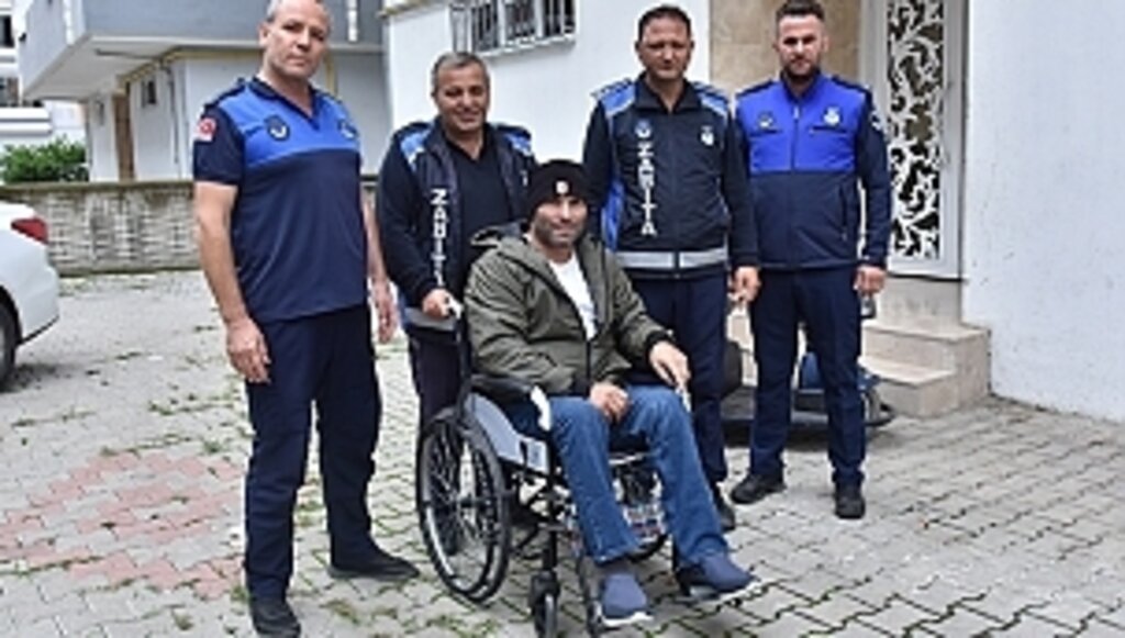 Tekkeköy'de Zabıtadan Örnek Davranış