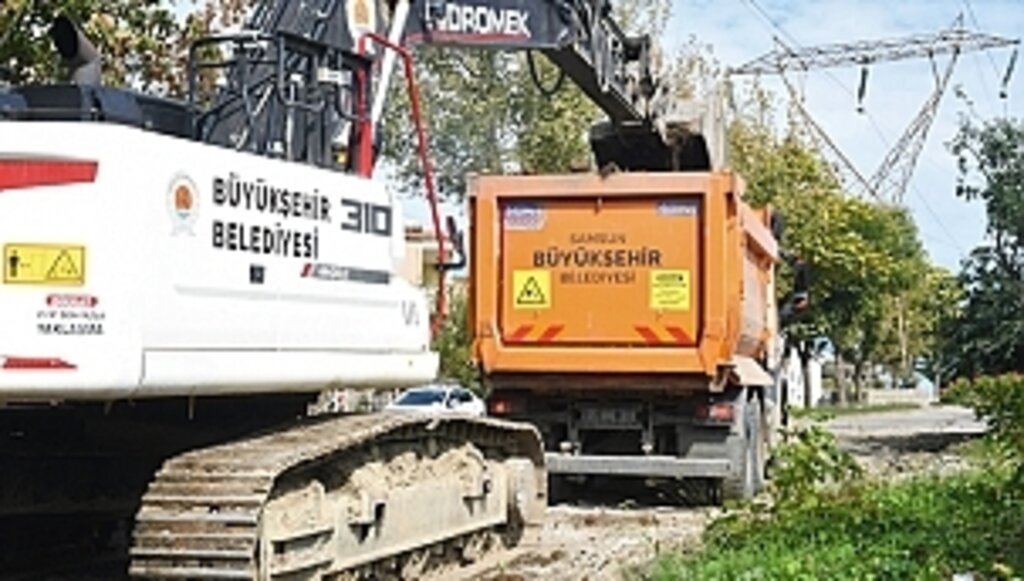 Yaşar Doğu Mahallesinin Yolları yenileniyor...