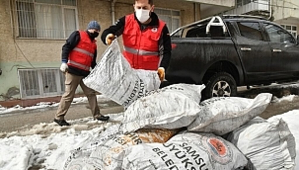 Büyükşehir'den Kömür Yardımı
