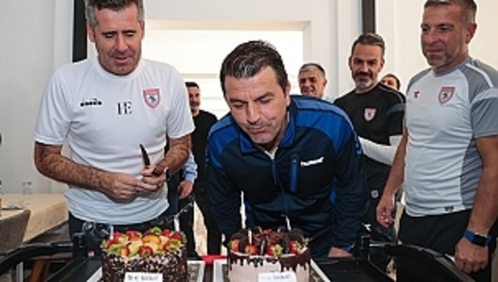 Eroğlu ve Bayraktar'a Yaş Günü Süprizi