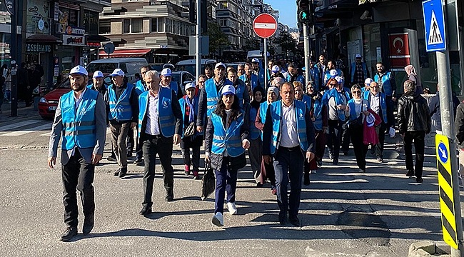 Mavi Yeleklerimizle Sahaya Çikiyoruz