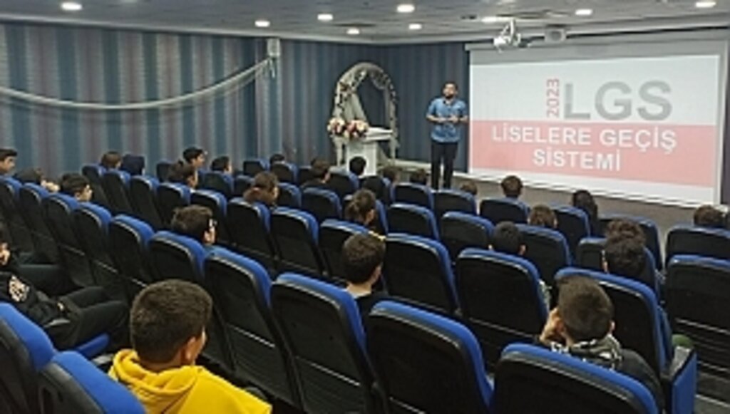 8 Sınıf Öğrencilerine LGS Öncesi Motivasyon Semineri