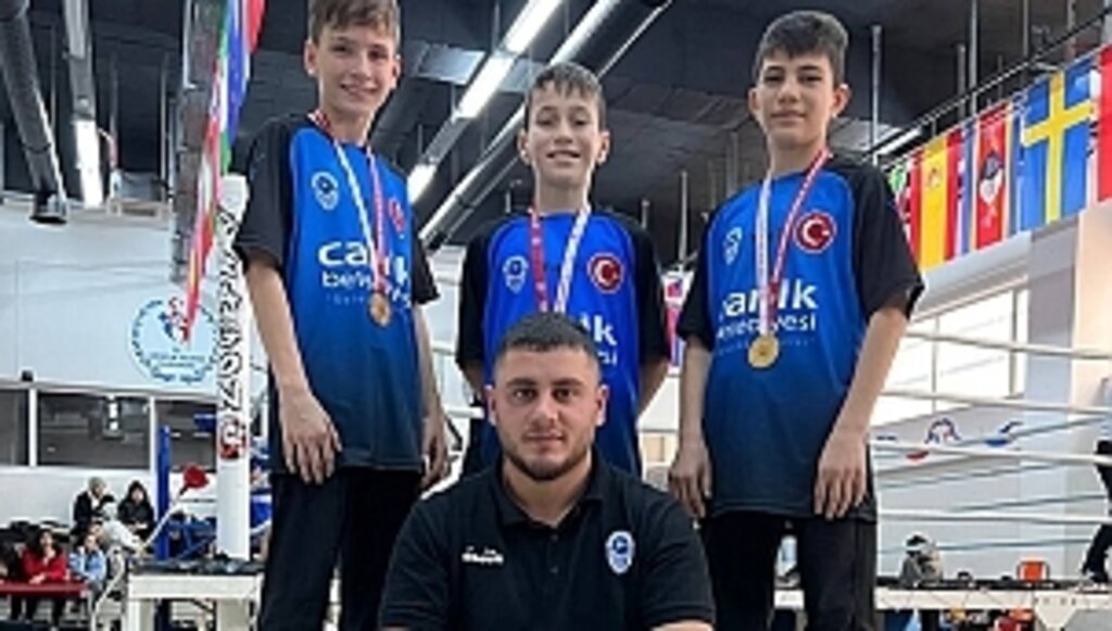 Canikli Sporculardan Tarihi Başarı