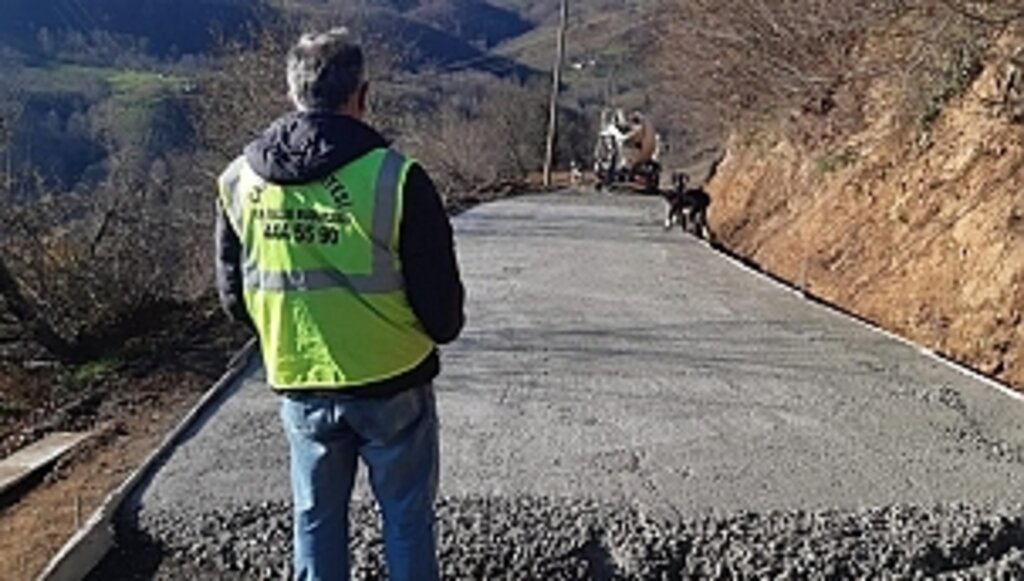 İlçemizin Yollarını İlmek İlmek İşliyoruz