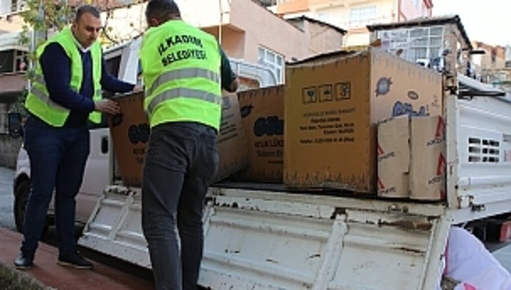 İlkadım'da Soba Yardımları Devam Ediyor