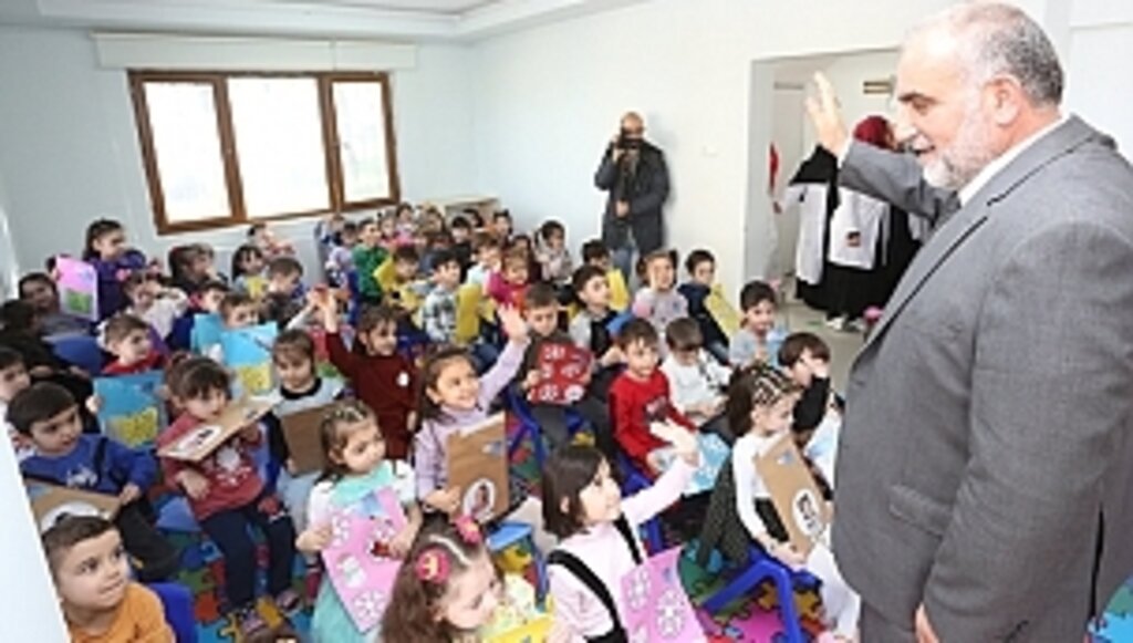 Başkan Sandıkçı Öğrencilerin Karne Sevincine Ortak Oldu