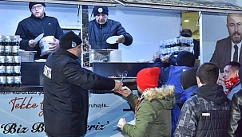 Başkan Togar'dan Taraftara Pilav İkramı