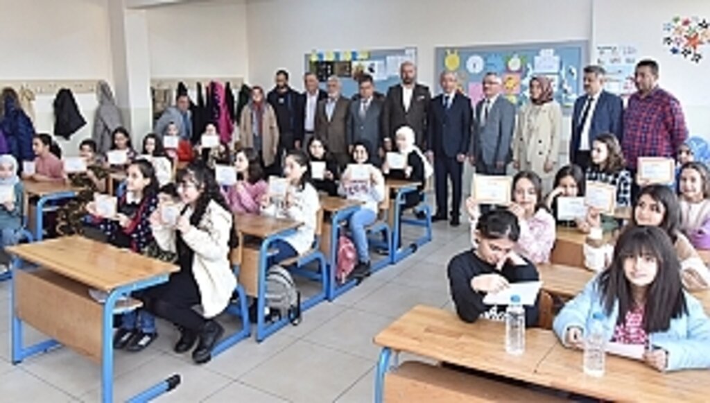 Başkan Togar Öğrencilerin Karne Heyecanını Paylaştı