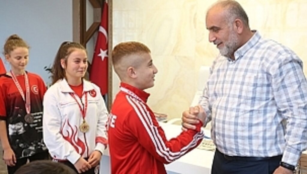 Canik Belediyesi'nden Sporculara Tam Destek